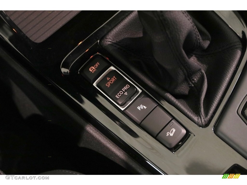 2016 X1 xDrive28i - Black Sapphire Metallic / Black photo #18