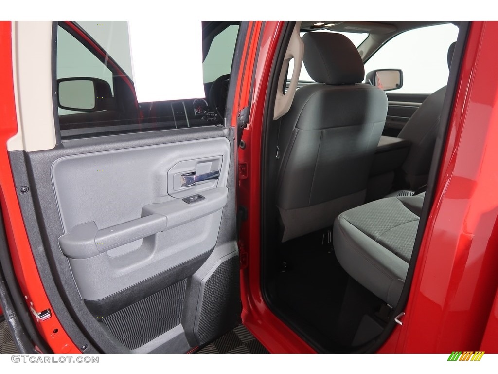 2018 1500 SLT Quad Cab 4x4 - Flame Red / Black photo #35