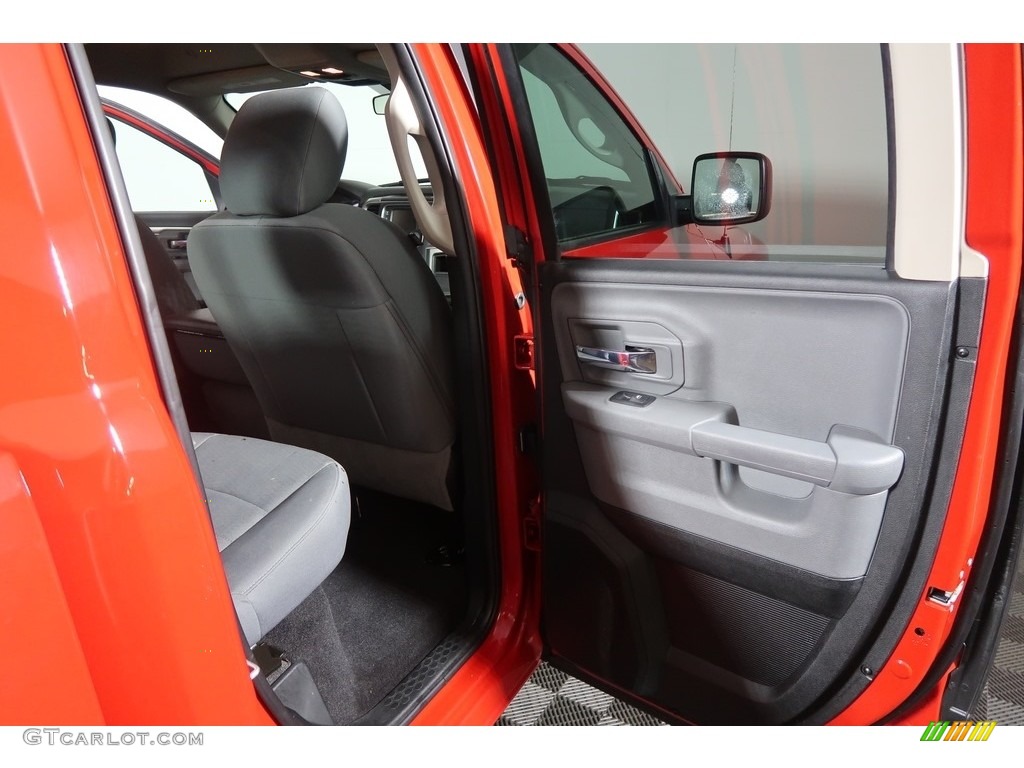 2018 1500 SLT Quad Cab 4x4 - Flame Red / Black photo #36