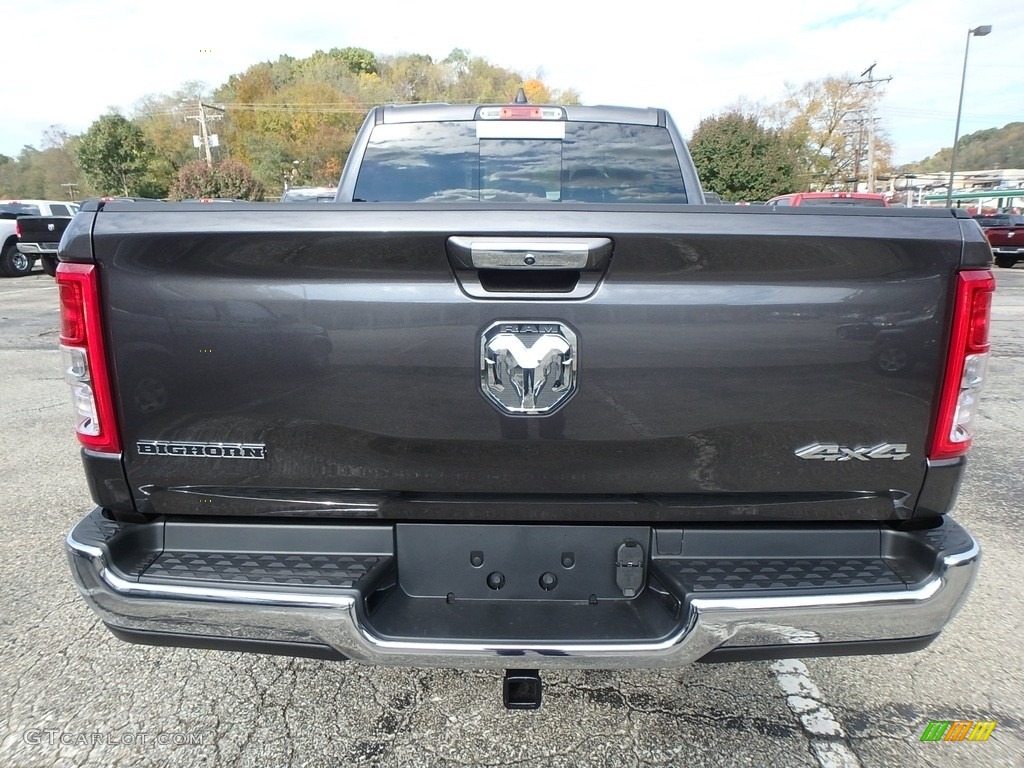 2019 1500 Big Horn Crew Cab 4x4 - Granite Crystal Metallic / Black photo #4