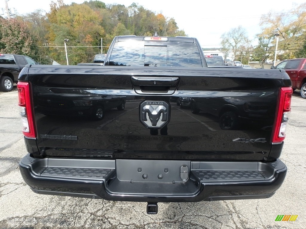 2019 1500 Big Horn Quad Cab 4x4 - Diamond Black Crystal Pearl / Black photo #4