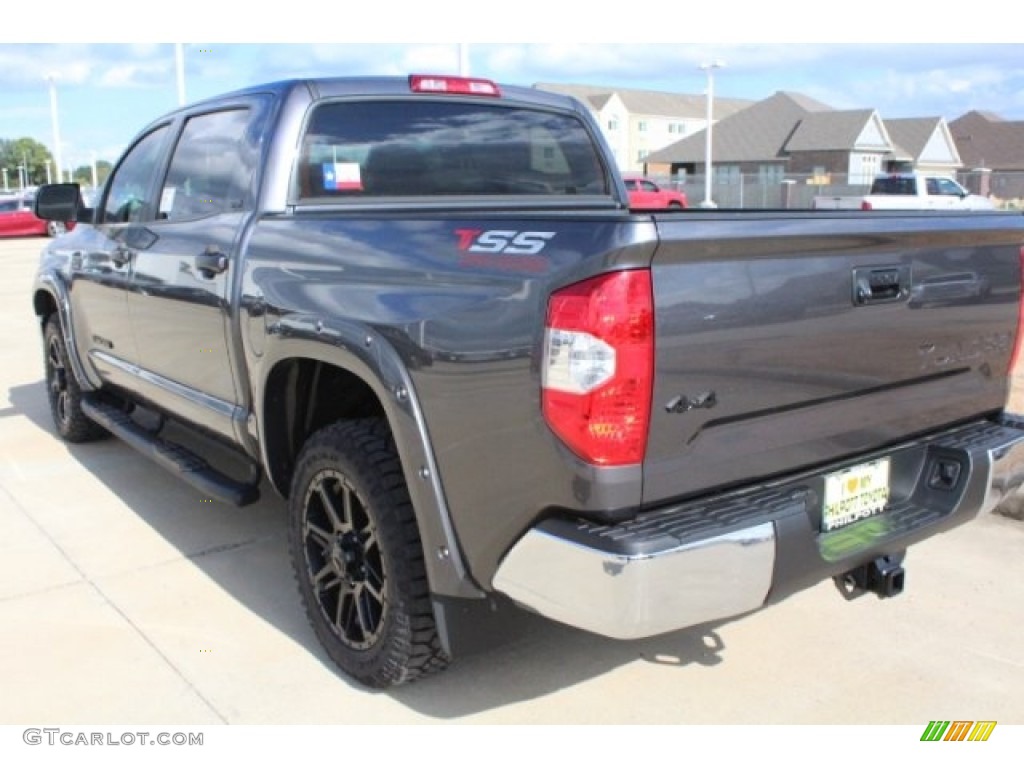 2019 Toyota Tundra TSS Off Road CrewMax 4x4 Exterior Photos