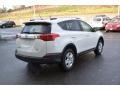 Super White - RAV4 LE Photo No. 6