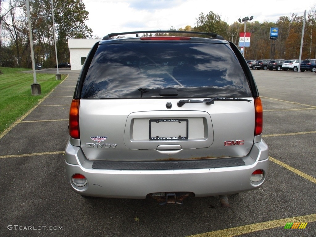2004 Envoy SLE 4x4 - Liquid Silver Metallic / Medium Pewter photo #5