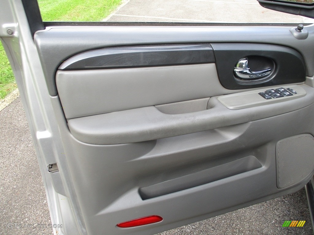2004 Envoy SLE 4x4 - Liquid Silver Metallic / Medium Pewter photo #17