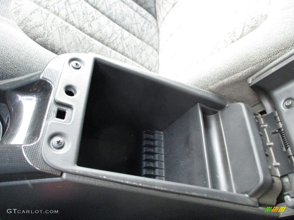 2004 Envoy SLE 4x4 - Liquid Silver Metallic / Medium Pewter photo #27
