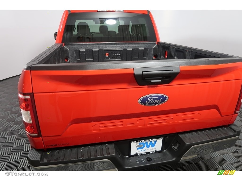 2018 F150 XLT SuperCrew 4x4 - Race Red / Earth Gray photo #11