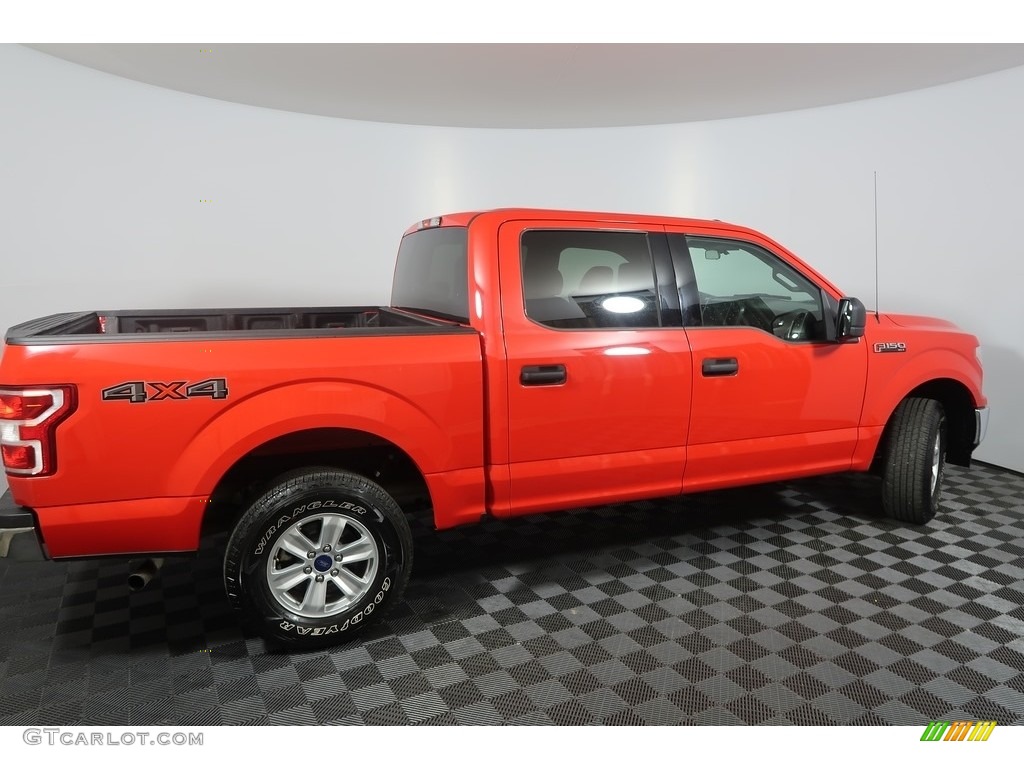 2018 F150 XLT SuperCrew 4x4 - Race Red / Earth Gray photo #13