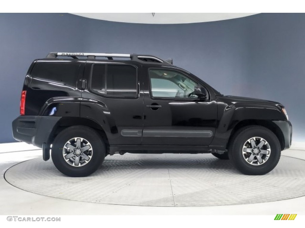 2015 Xterra PRO-4X 4x4 - Super Black / PRO-4X Gray/Steel photo #19