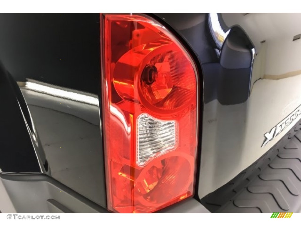 2015 Xterra PRO-4X 4x4 - Super Black / PRO-4X Gray/Steel photo #25