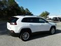 2019 Bright White Jeep Cherokee Latitude  photo #5