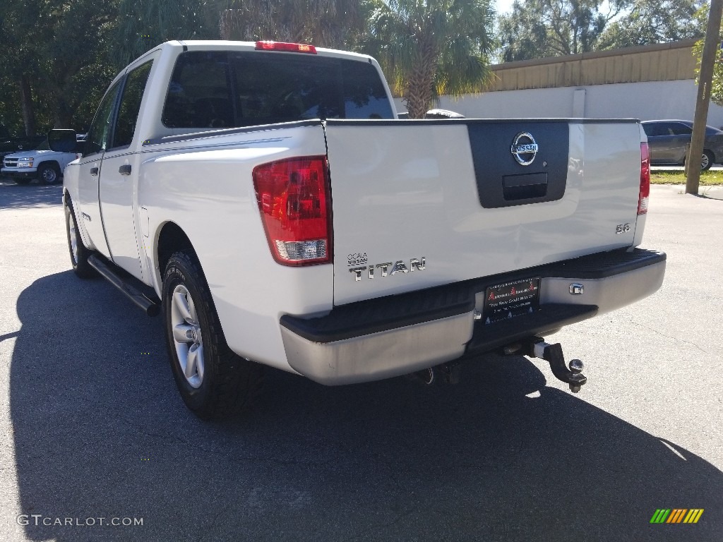 2006 Titan XE Crew Cab - White / Graphite/Titanium photo #5