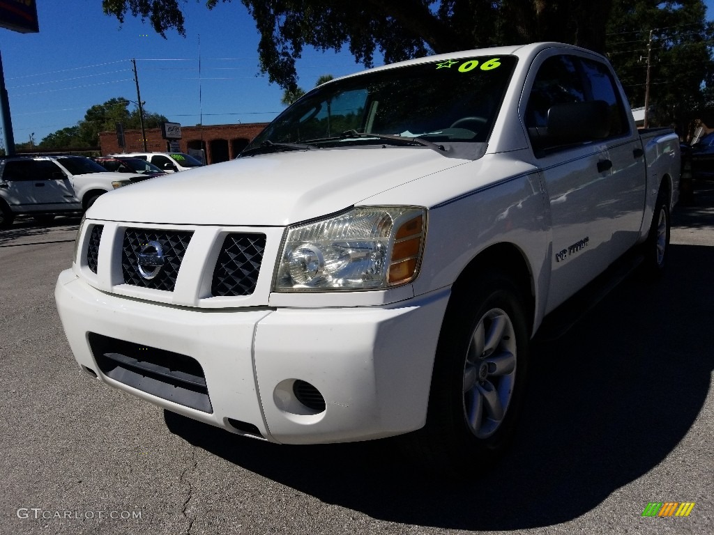 2006 Titan XE Crew Cab - White / Graphite/Titanium photo #7