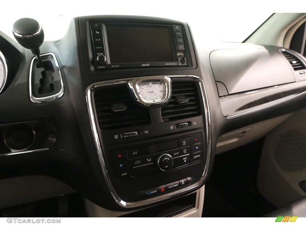 2014 Town & Country Touring - Maximum Steel Metallic / Black/Light Graystone photo #8