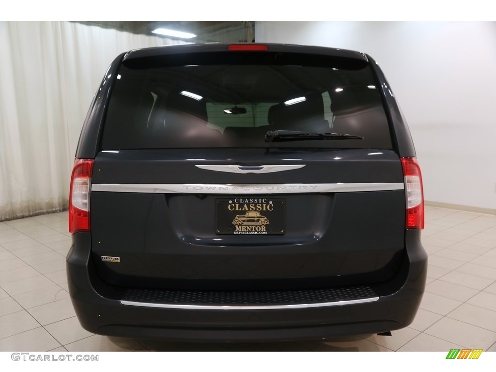 2014 Town & Country Touring - Maximum Steel Metallic / Black/Light Graystone photo #19