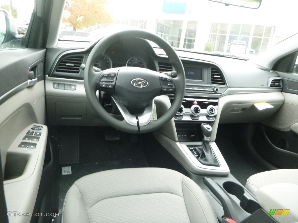 2019 Hyundai Elantra SE Dashboard Photos