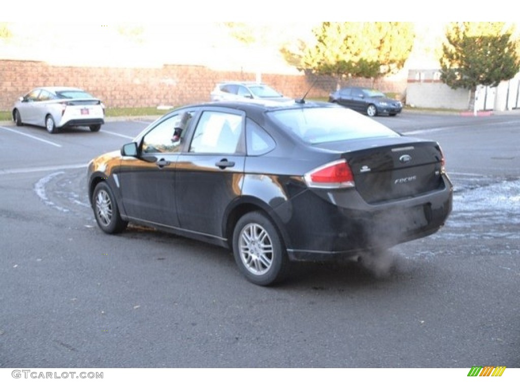 2011 Focus SE Sedan - Ebony Black / Charcoal Black photo #4