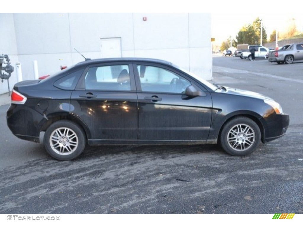 2011 Focus SE Sedan - Ebony Black / Charcoal Black photo #7