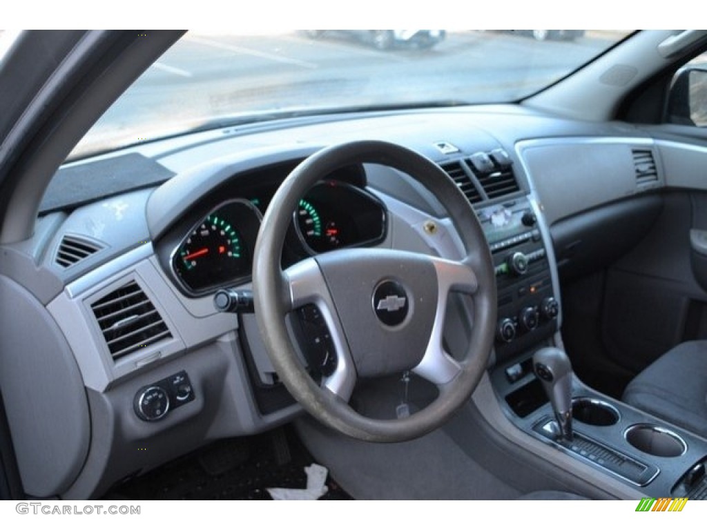 2010 Traverse LS - Silver Ice Metallic / Dark Gray/Light Gray photo #10