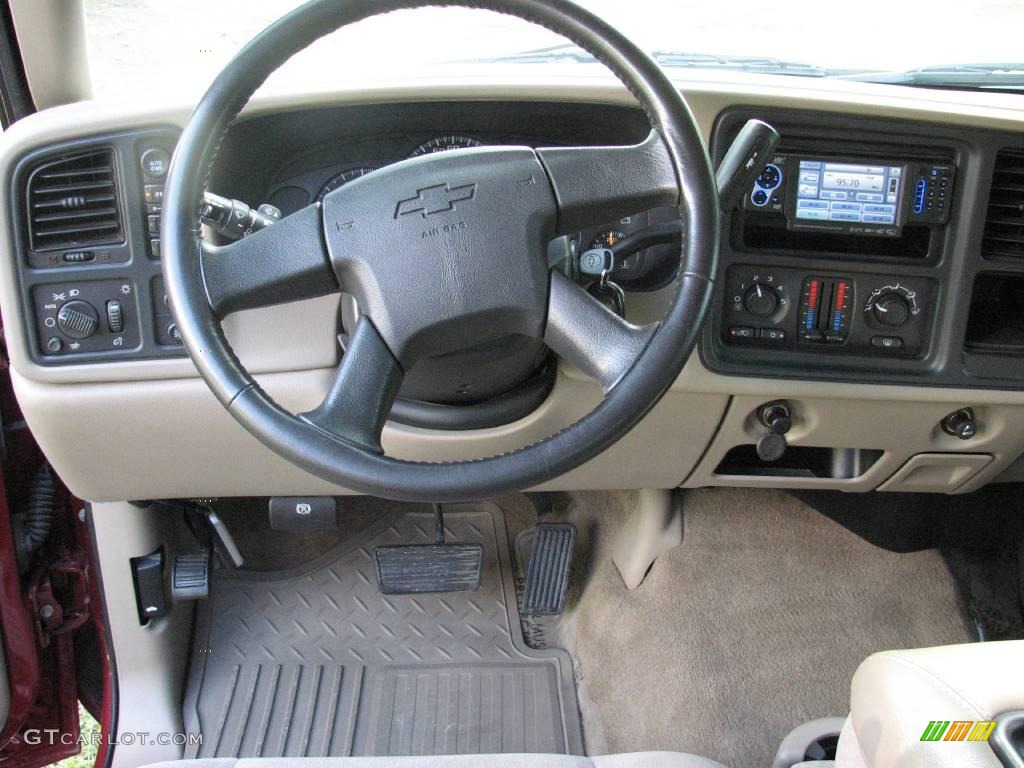 2005 Silverado 1500 LT Crew Cab 4x4 - Sport Red Metallic / Tan photo #13