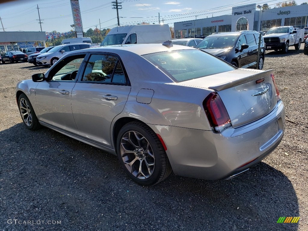 2018 300 S - Billet Silver Metallic / Black photo #2