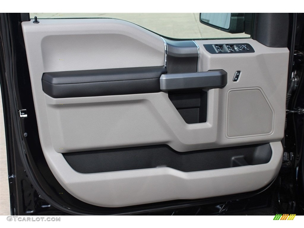 2018 F150 XLT SuperCrew 4x4 - Shadow Black / Earth Gray photo #14