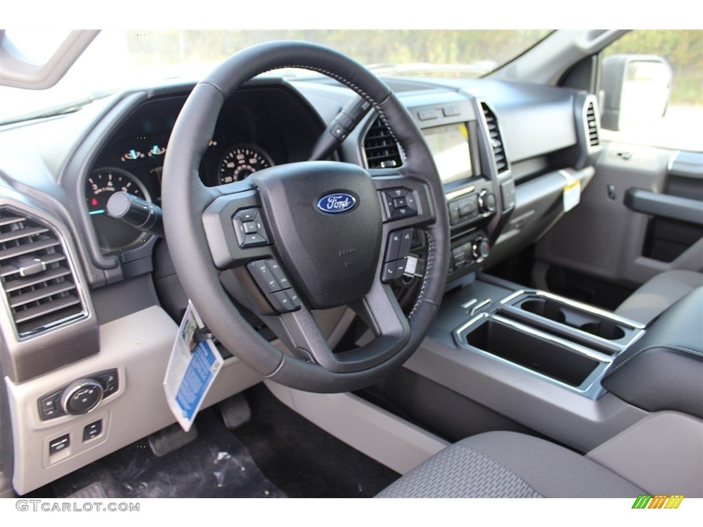 2018 F150 XLT SuperCrew 4x4 - Shadow Black / Earth Gray photo #15