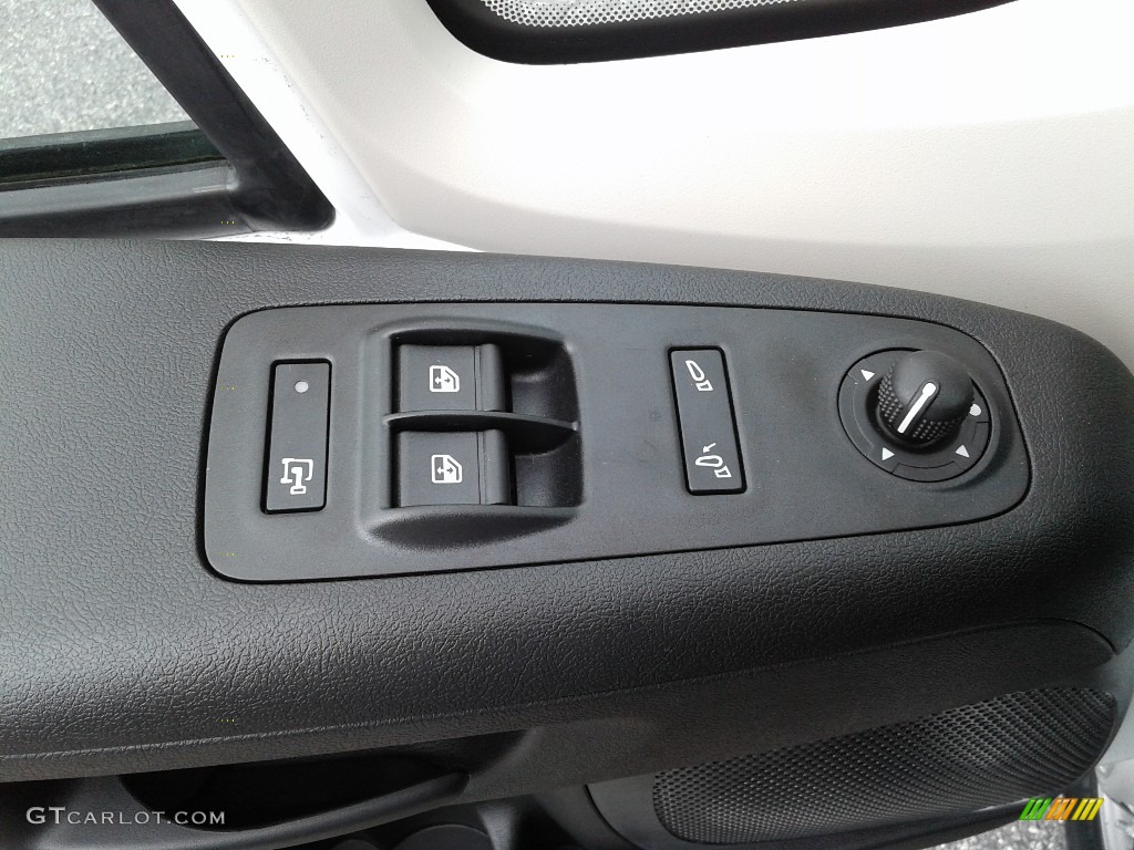 2019 Ram ProMaster 3500 High Roof Cargo Van Controls Photo #130235008