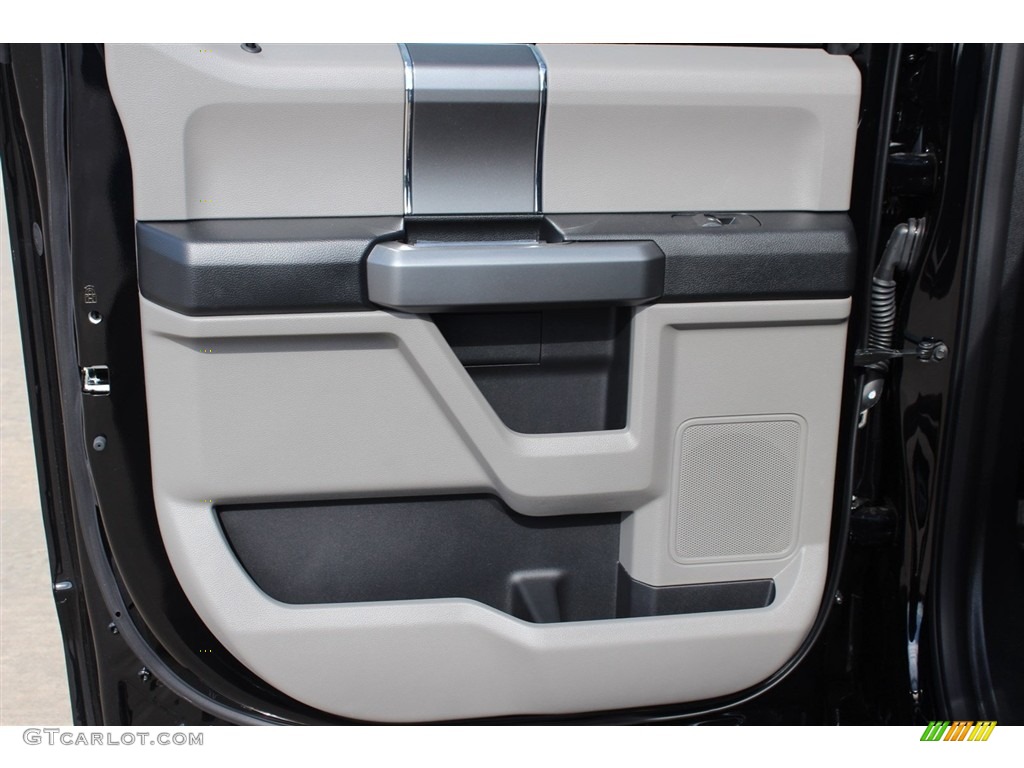 2018 F150 XLT SuperCrew 4x4 - Shadow Black / Earth Gray photo #28