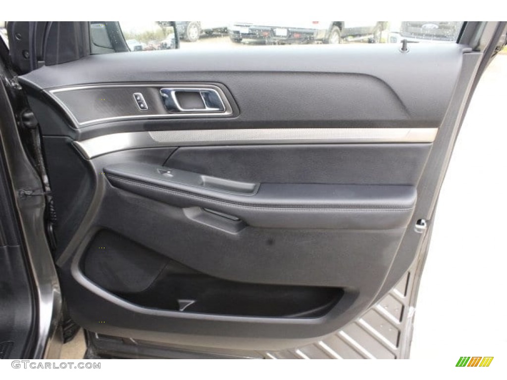 2018 Explorer XLT - Magnetic Metallic / Ebony Black photo #34