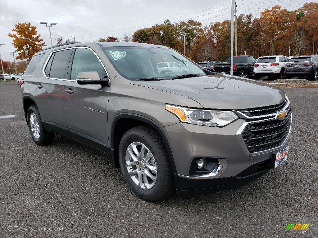 Pepperdust Metallic 2019 Chevrolet Traverse LT Exterior Photo #130243994