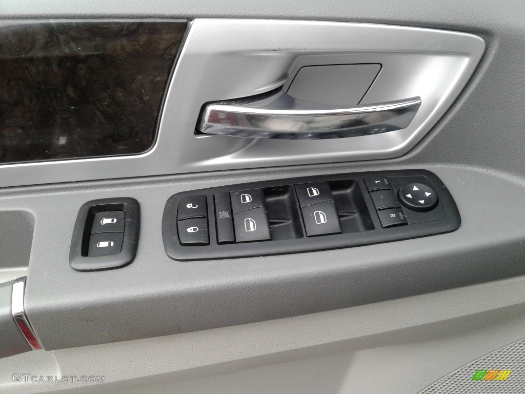 2009 Grand Caravan SXT - Inferno Red Crystal Pearl / Medium Slate Gray/Light Shale photo #9