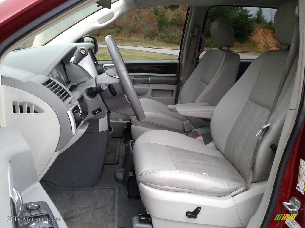 2009 Grand Caravan SXT - Inferno Red Crystal Pearl / Medium Slate Gray/Light Shale photo #10