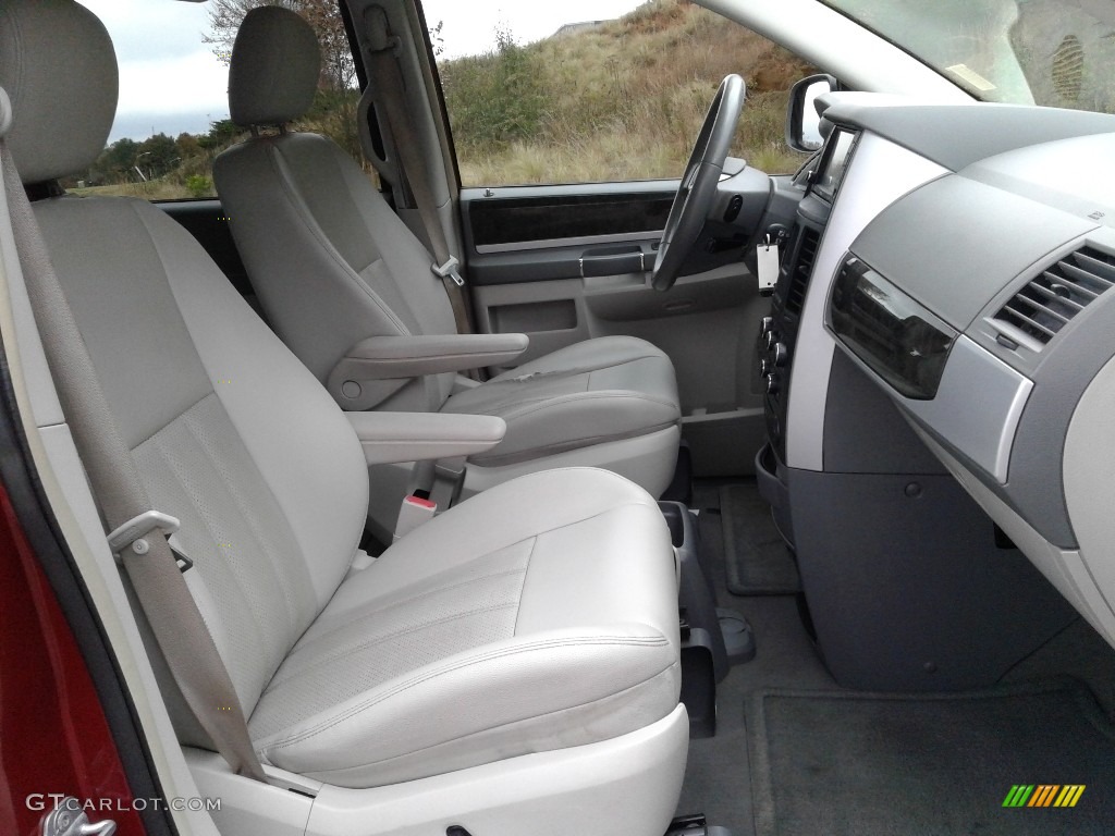 2009 Grand Caravan SXT - Inferno Red Crystal Pearl / Medium Slate Gray/Light Shale photo #19