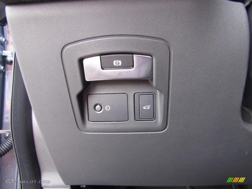 2019 Land Rover Range Rover Velar R-Dynamic SE Controls Photo #130261331