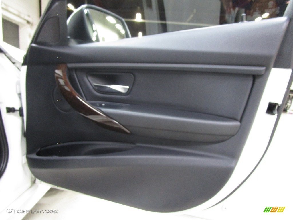 2015 3 Series 320i xDrive Sedan - Alpine White / Black photo #13