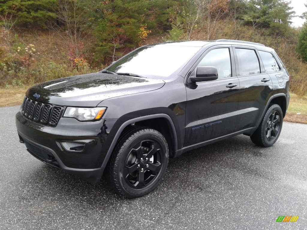 2019 Diamond Black Crystal Pearl Jeep Grand Cherokee Upland 4x4 