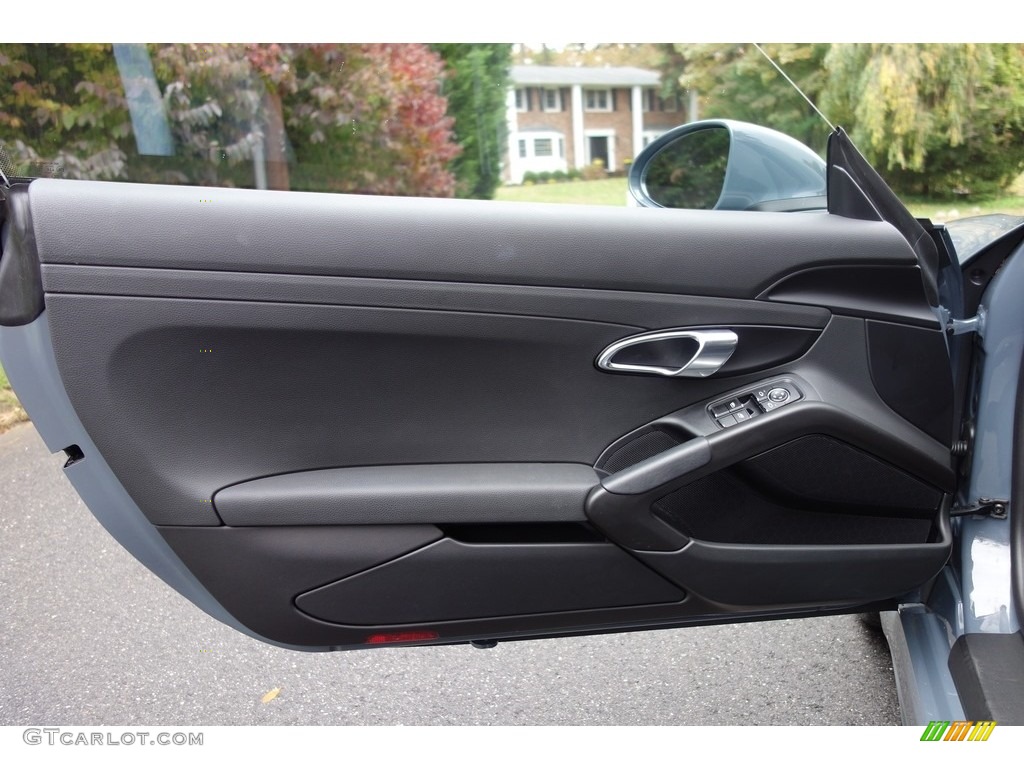 2018 Porsche 718 Cayman Standard 718 Cayman Model Door Panel Photos