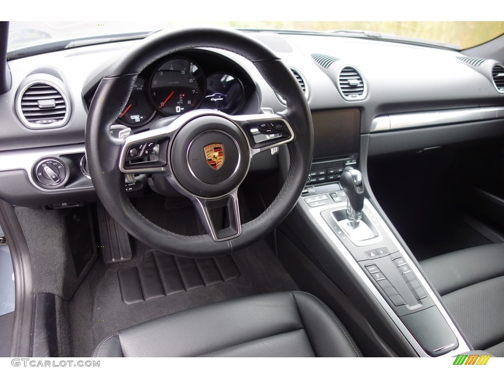2018 Porsche 718 Cayman Standard 718 Cayman Model Black Dashboard Photo #130271888