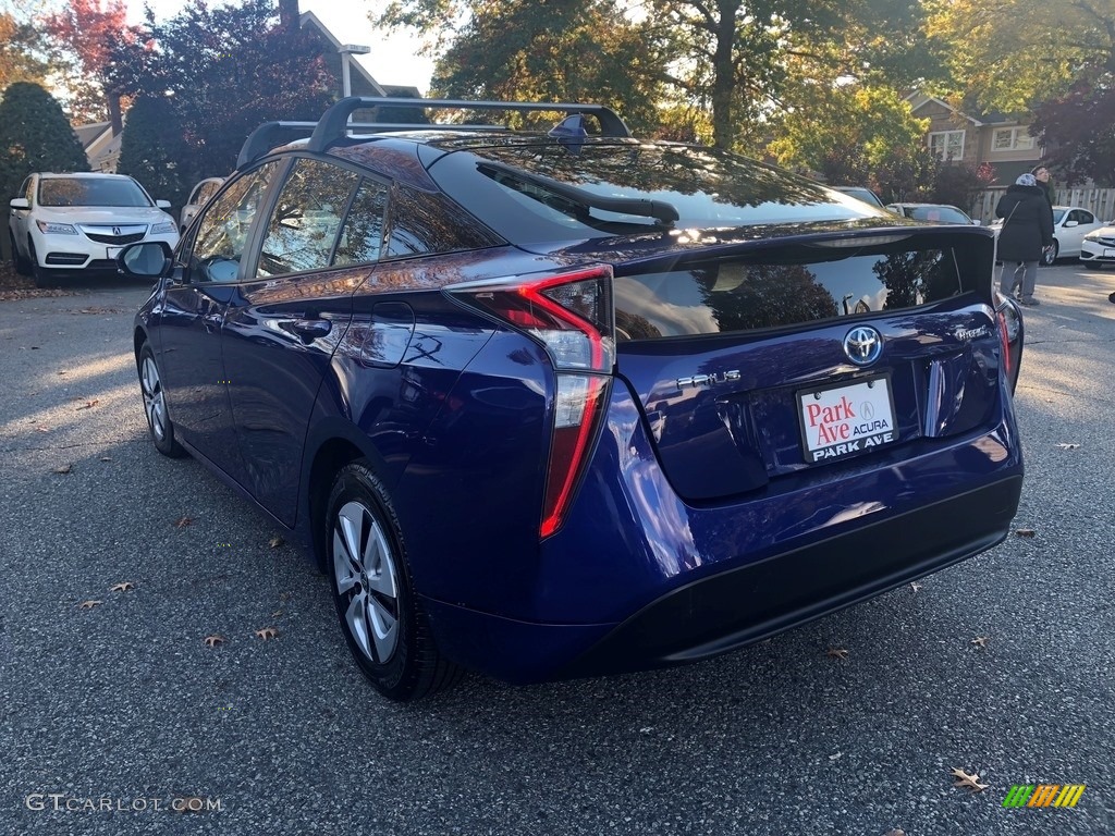 2017 Prius Three - Blue Crush Metallic / Moonstone Gray photo #4