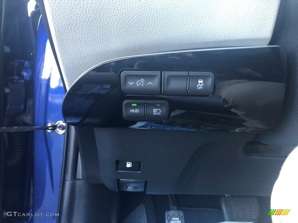 2017 Prius Three - Blue Crush Metallic / Moonstone Gray photo #10