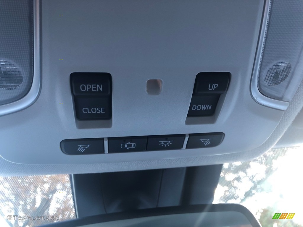 2017 Prius Three - Blue Crush Metallic / Moonstone Gray photo #20