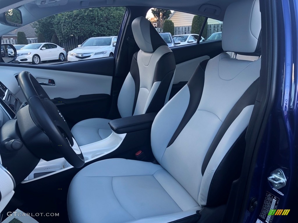 2017 Prius Three - Blue Crush Metallic / Moonstone Gray photo #22