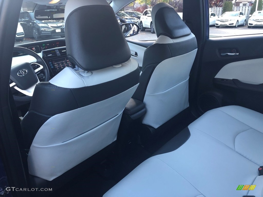 2017 Prius Three - Blue Crush Metallic / Moonstone Gray photo #24