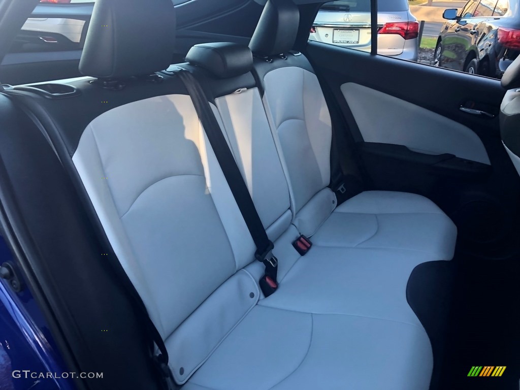 2017 Prius Three - Blue Crush Metallic / Moonstone Gray photo #29