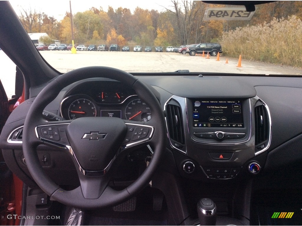 2019 Chevrolet Cruze LT Hatchback Controls Photo #130283528