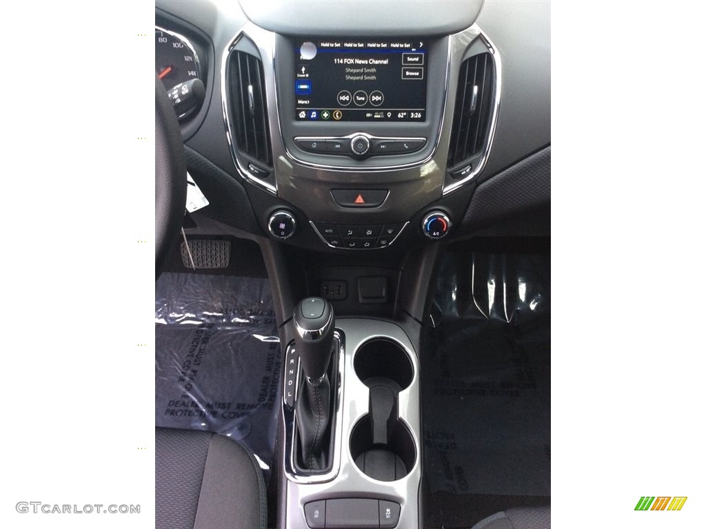 2019 Chevrolet Cruze LT Hatchback Controls Photo #130283549
