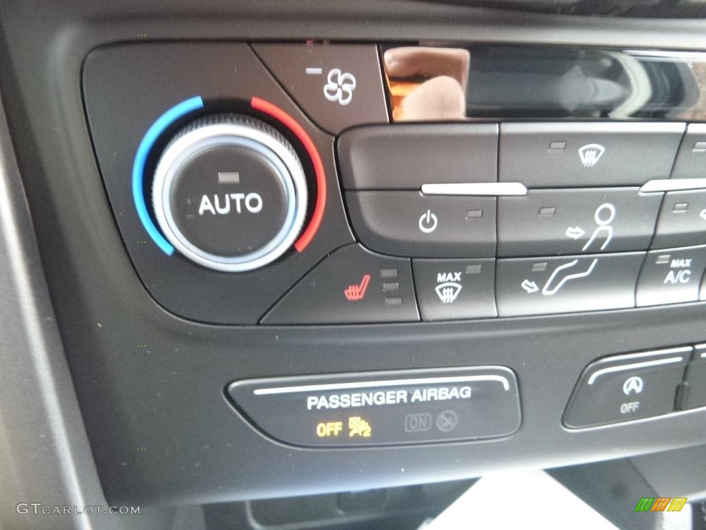 2019 Ford Escape SEL 4WD Controls Photo #130285118