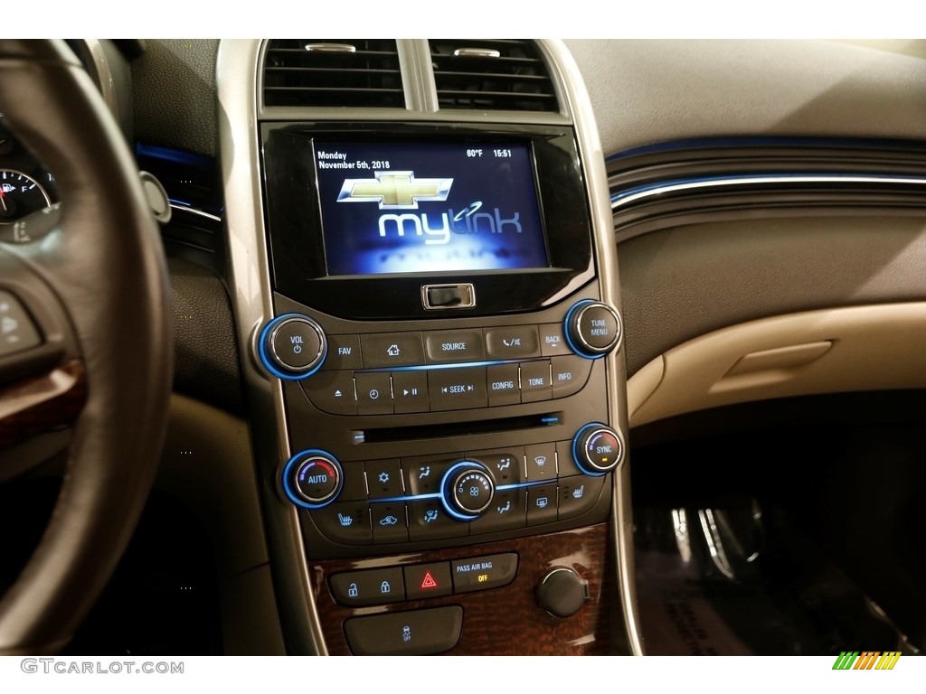 2013 Malibu ECO - White Diamond Tricoat / Cocoa/Light Neutral photo #11