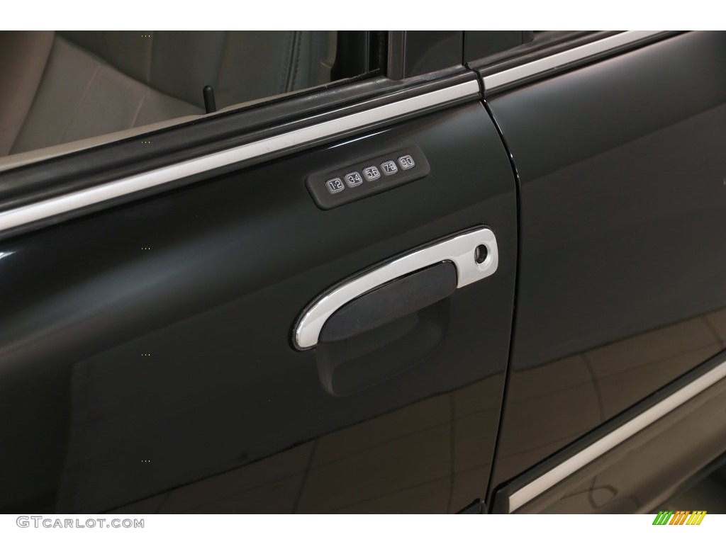 2010 Grand Marquis LS Ultimate Edition - Black / Medium Light Stone photo #4
